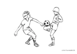 Ausmalbild Zwei Jungs beim Fußballspielen